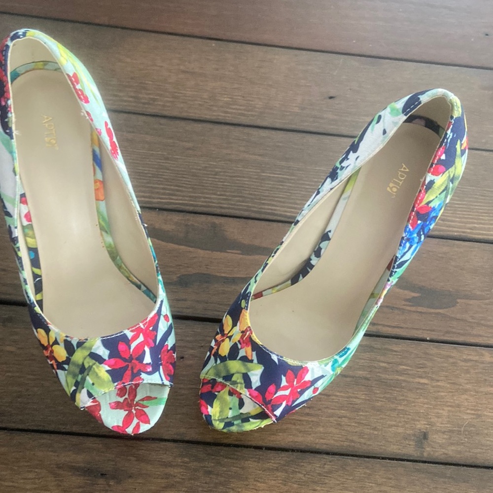 - Apt.9 floral high heels